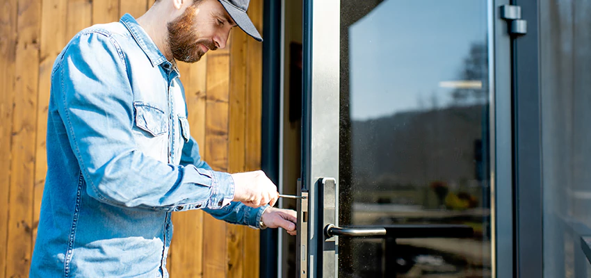 Frameless Glass Storefront Door Locks Replacement in New Rochelle, NY